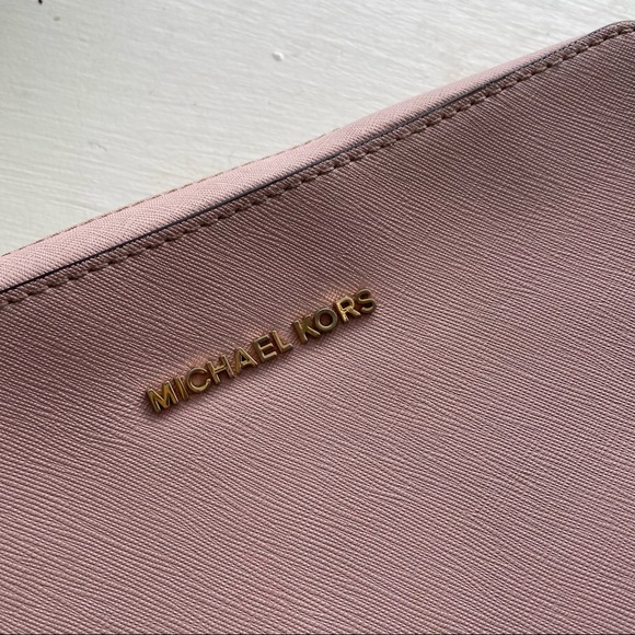 Michael Kors Jet set Large Saffiano Leather Adult Female Crossbody Bag - Picture 5 of 7